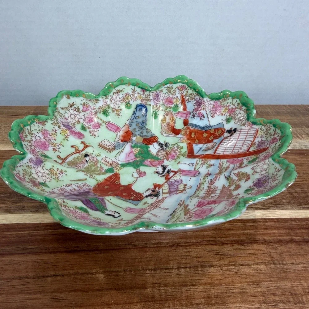 Vintage Japanese Kutani Porcelain Bowl Geisha Girl Scalloped Green Gold Gilt